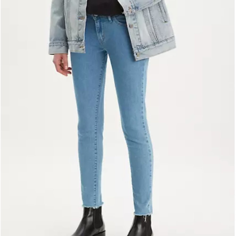 Levi’s 711 Skinny Jeans